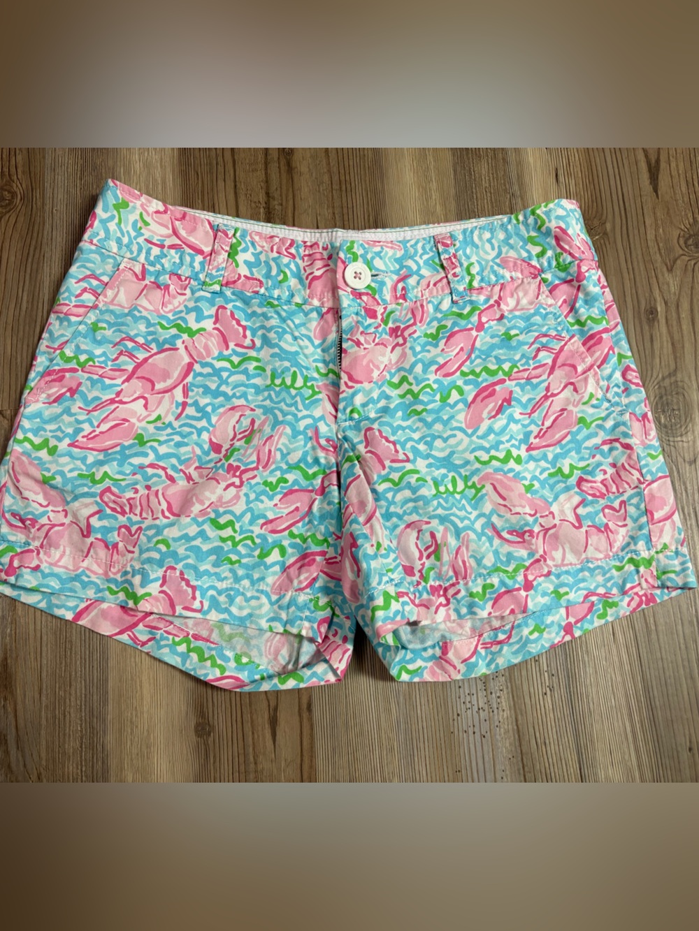 Lilly Pulitzer Callahan Pink Lobster Print Shorts with Aqua Wave Pattern Sz 2